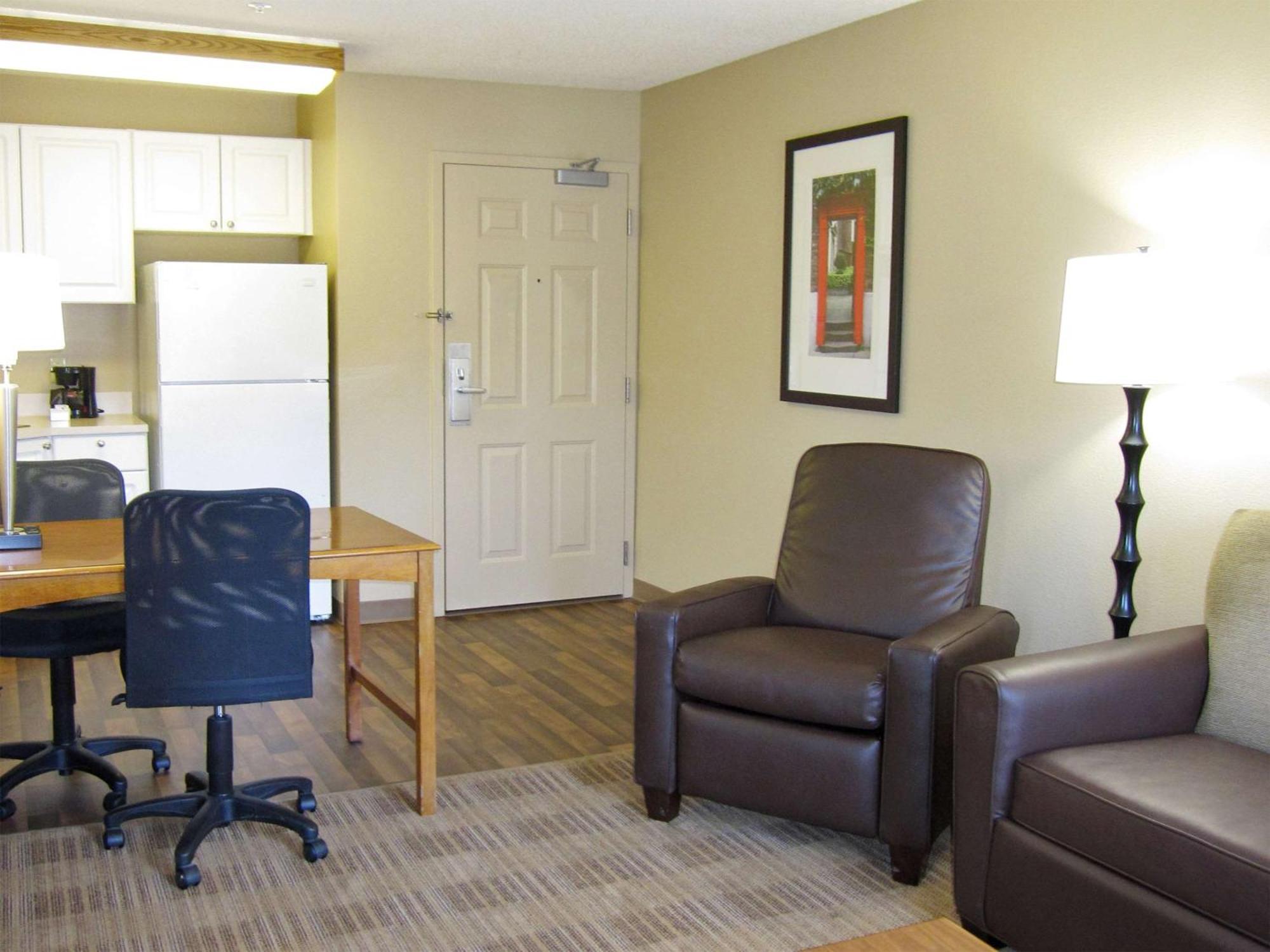Extended Stay America Suites - Greensboro - Airport Exterior foto